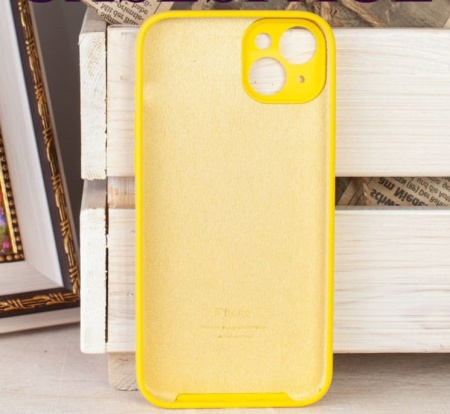 Силиконовый чехол для iPhone 15 Plus с закрытой камерой желтый
