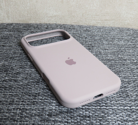 Силиконовый чехол для iPhone 17 Pro с открытой камерой серофиолетовый