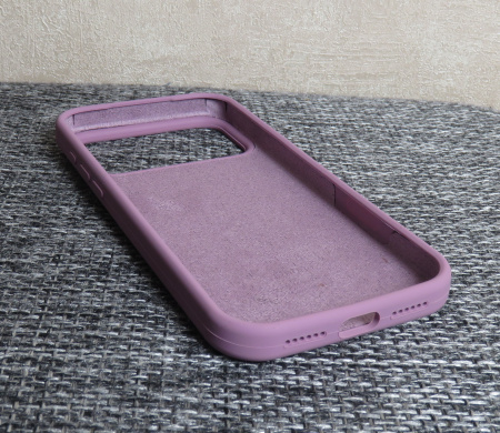 Силиконовый чехол для iPhone 17 Pro Max с открытой камерой светло-фиолетовый