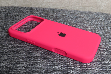 Силиконовый чехол для iPhone 17 Pro Max с открытой камерой розовый