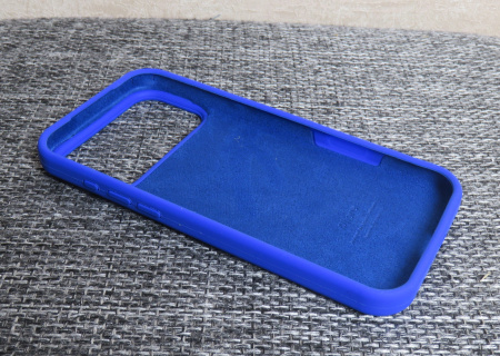 Силиконовый чехол для iPhone 17 Pro Max с открытой камерой индиго