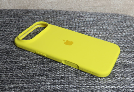 Силиконовый чехол для iPhone 17 Air с открытой камерой Желтый
