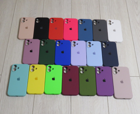 Силиконовый чехол для iPhone 16 Plus с закрытой камерой бордовый