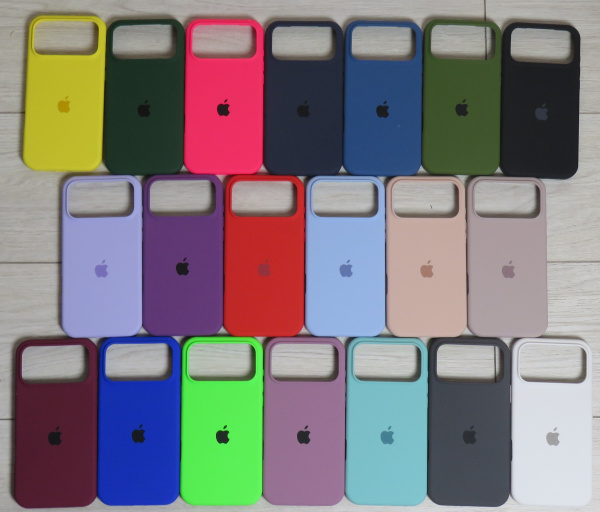 Силиконовый чехол для iPhone 17 Pro с открытой камерой т-синий