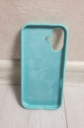 Силиконовый чехол для iPhone 16 с открытой камерой Мятный