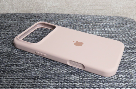 Силиконовый чехол для iPhone 17 Pro с открытой камерой пудровый