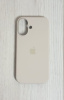 Силиконовый чехол для iPhone 16 с открытой камерой молочный
